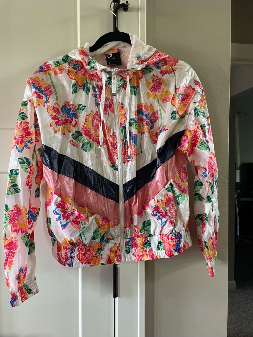GAP Floral Hooded Windbreaker Jacket in White, Pink & Navy